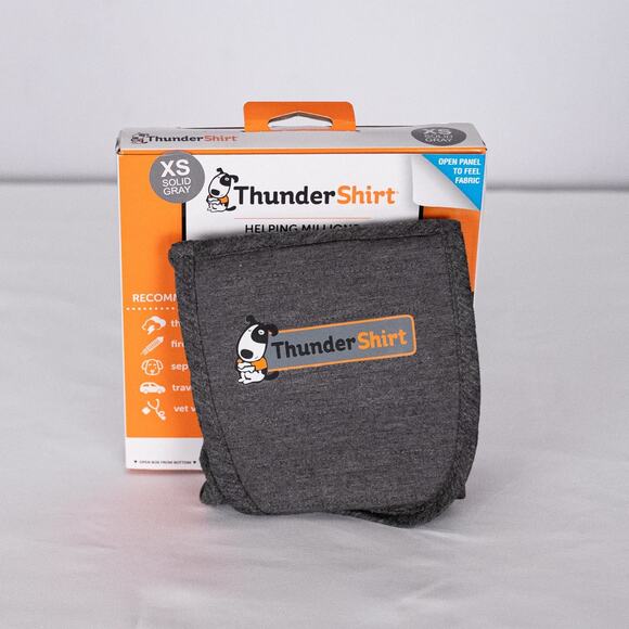 ThunderShirt Classic Anxiety & Calming Vest for Dogs Size XS Gray Fits 8-14 lbs - Picture 3 of 3